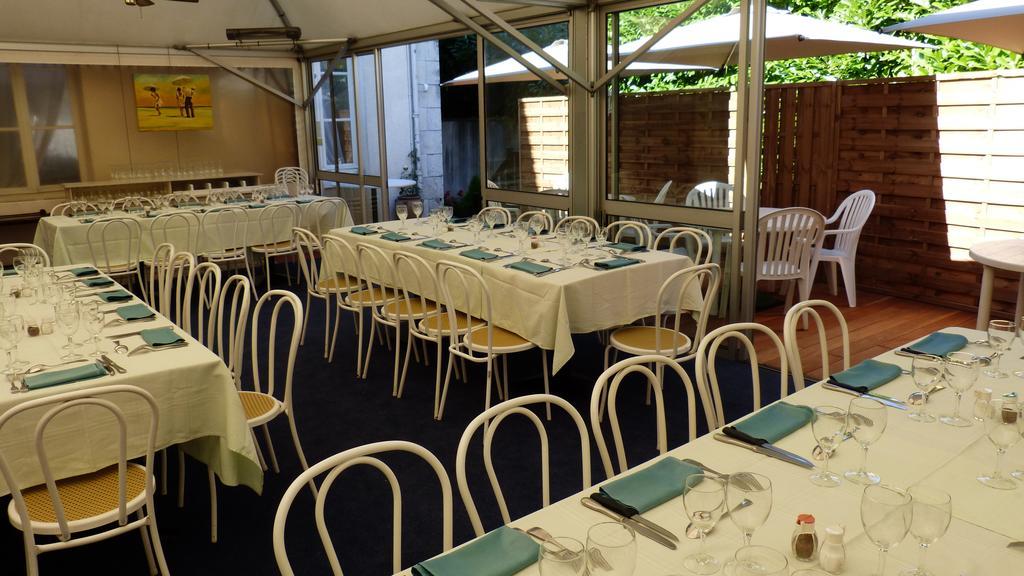 Hotel Restaurant "Le Relais" Courtenay  Exteriör bild